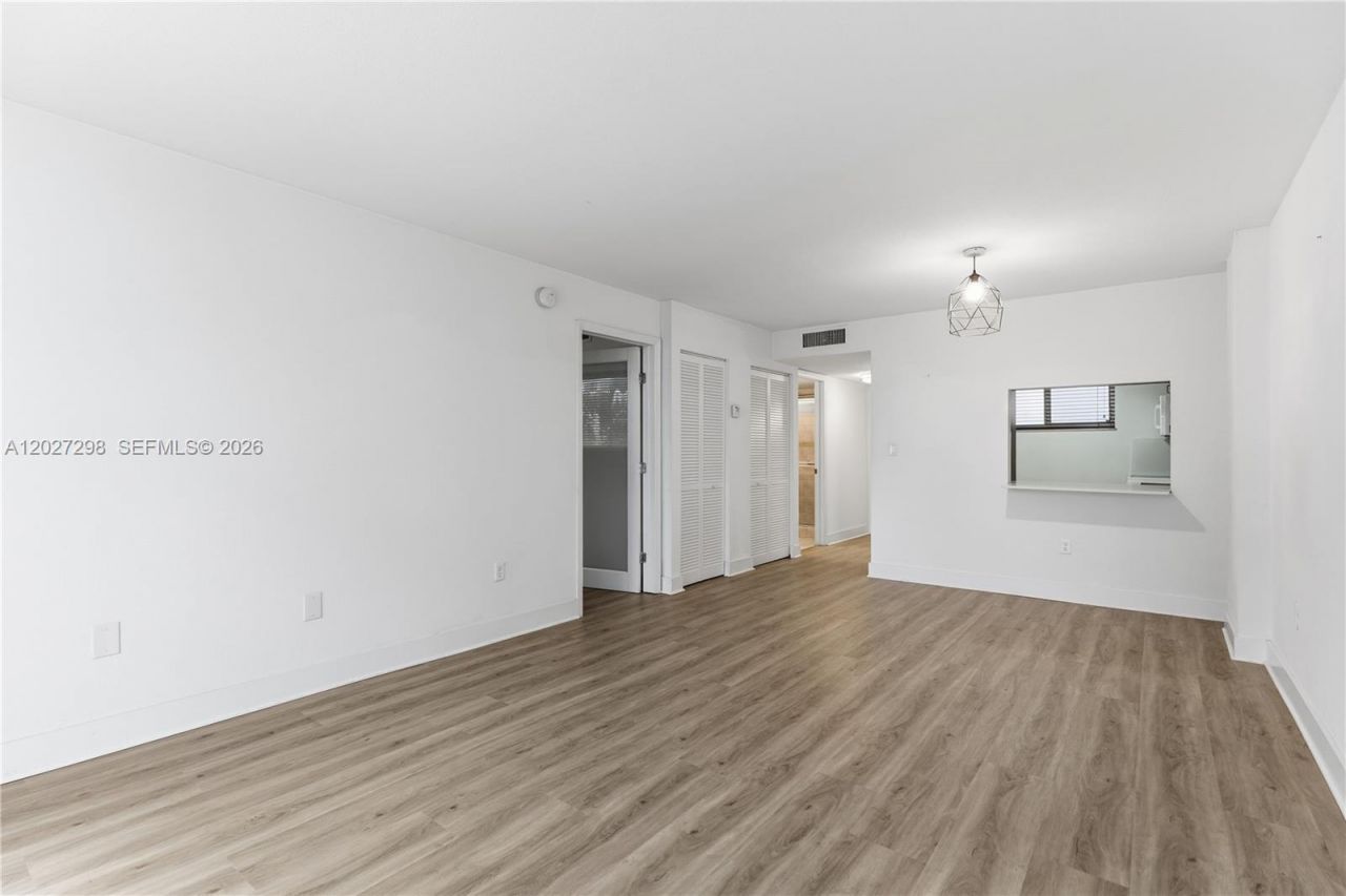 1665 Bay Rd, Unit 322, Miami Beach, FL 33139 Photo