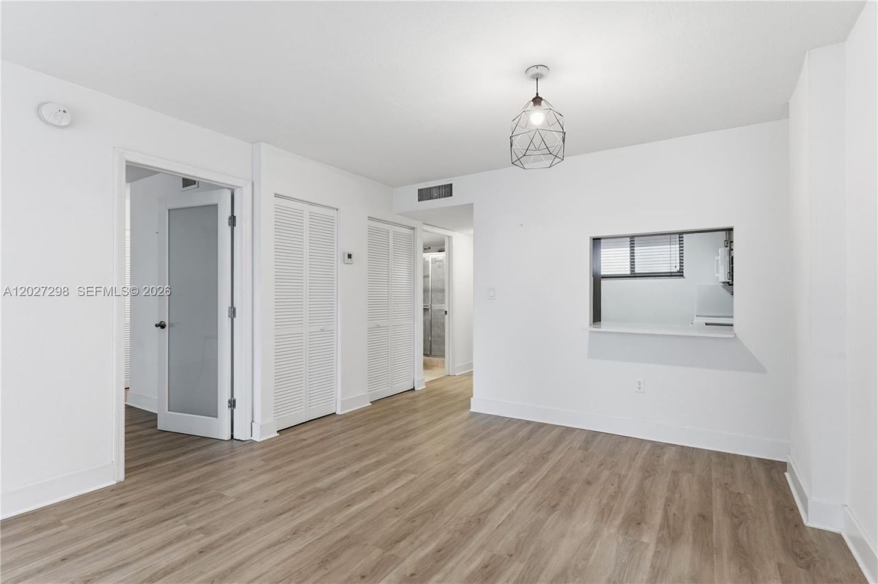 1665 Bay Rd, Unit 322, Miami Beach, FL 33139 Photo