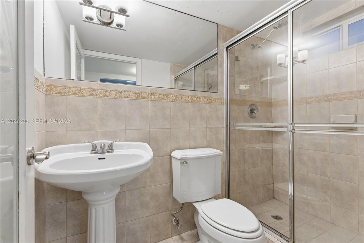 1665 Bay Rd, Unit 322, Miami Beach, FL 33139 Photo