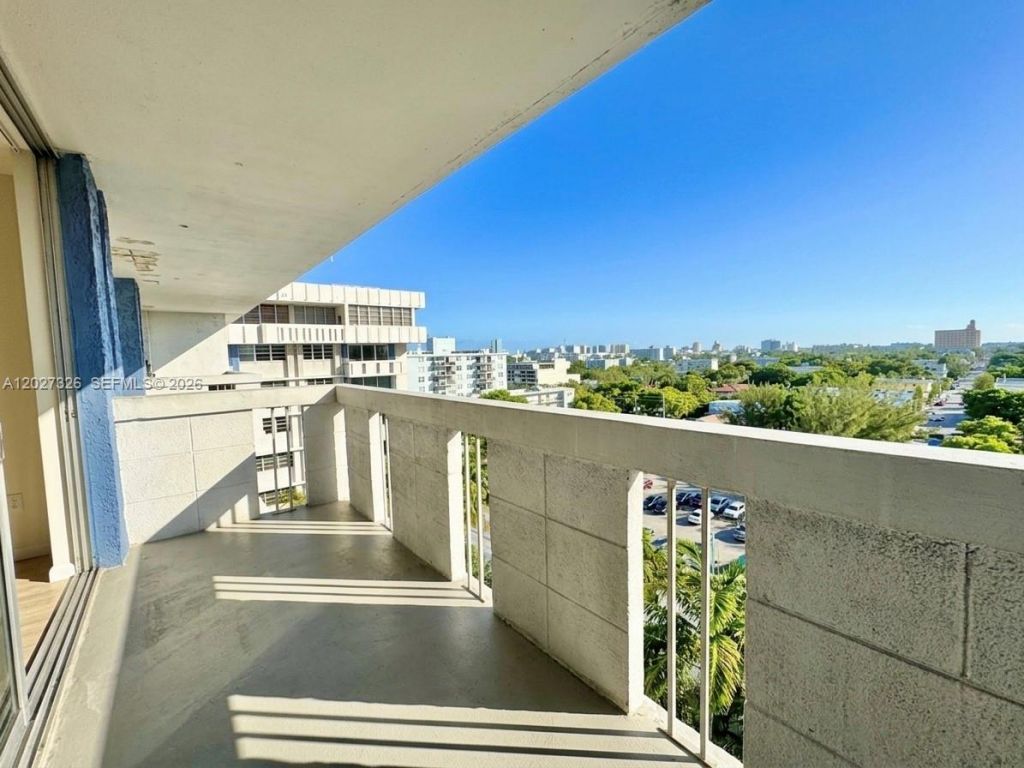 800 West Ave , Unit 924, Miami Beach, FL 33139 Photo