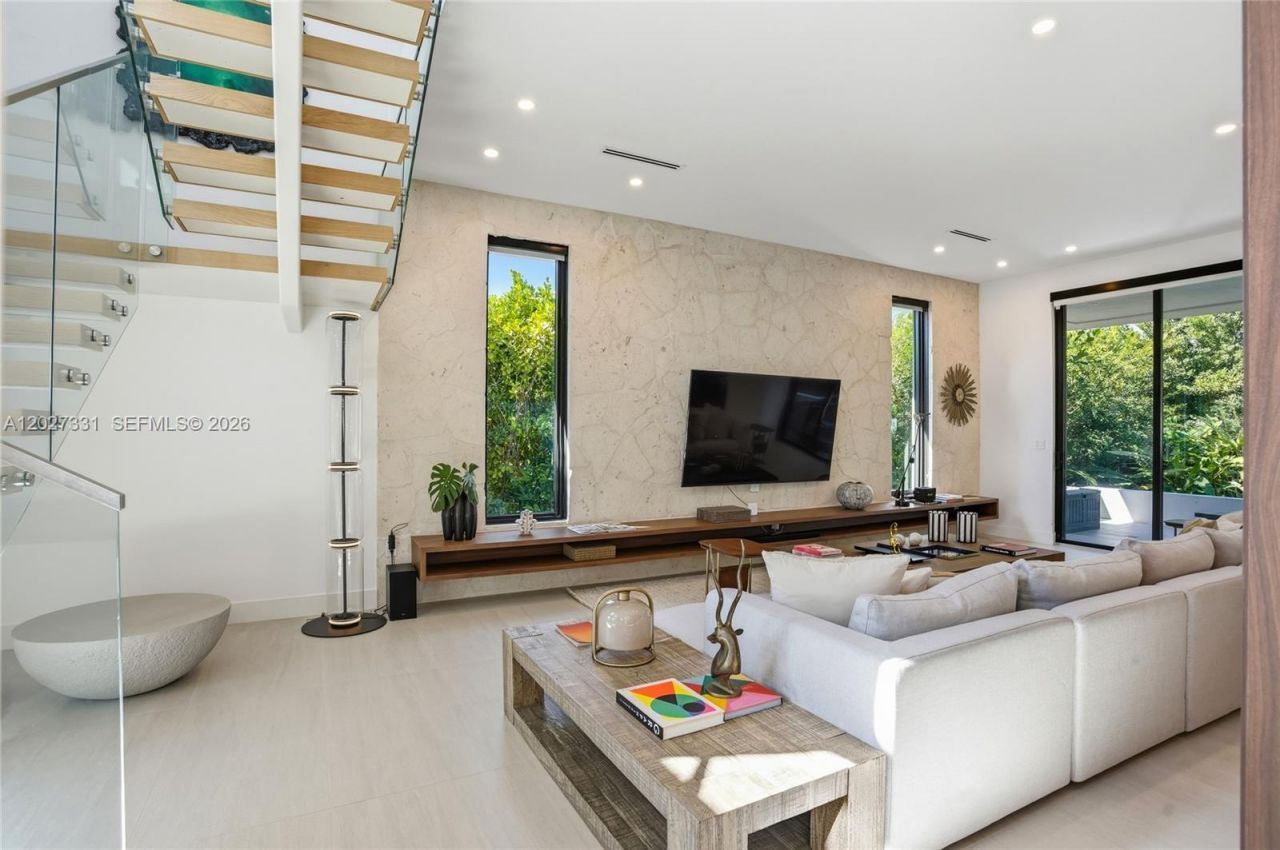 4354 Alton Rd, Miami Beach, FL 33140 Photo