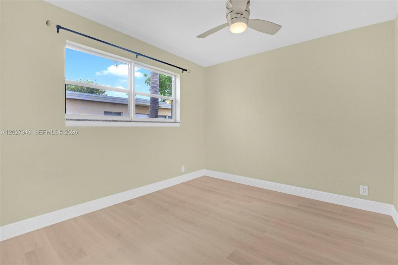 369 Phippen Waiters Rd, Unit 1, Dania Beach, FL 33004 Photo