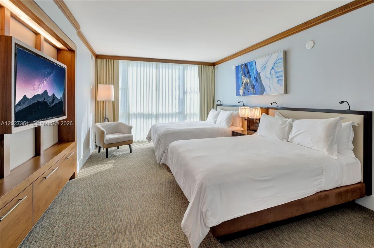 6801 Collins Ave , Unit 806, Miami Beach, FL 33141 Photo