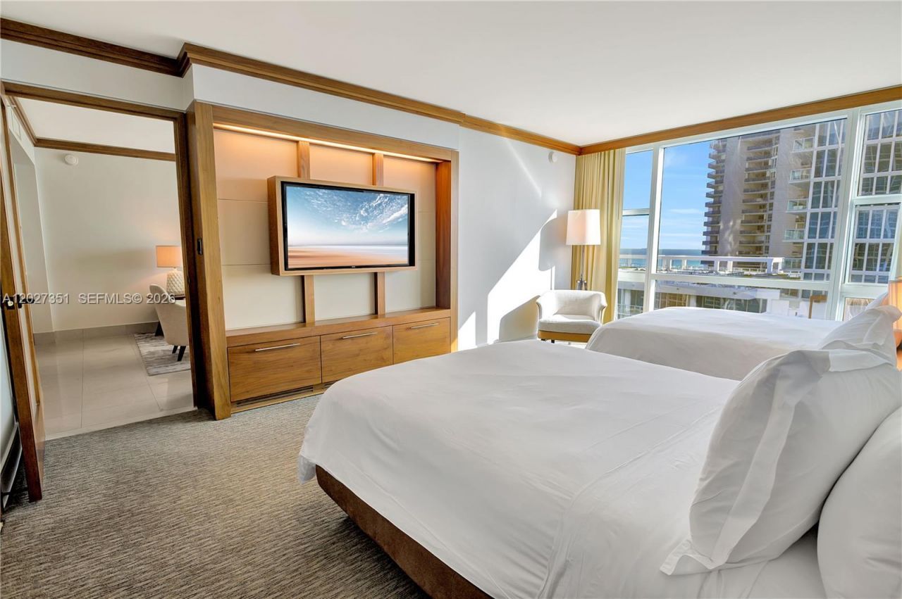 6801 Collins Ave , Unit 806, Miami Beach, FL 33141 Photo