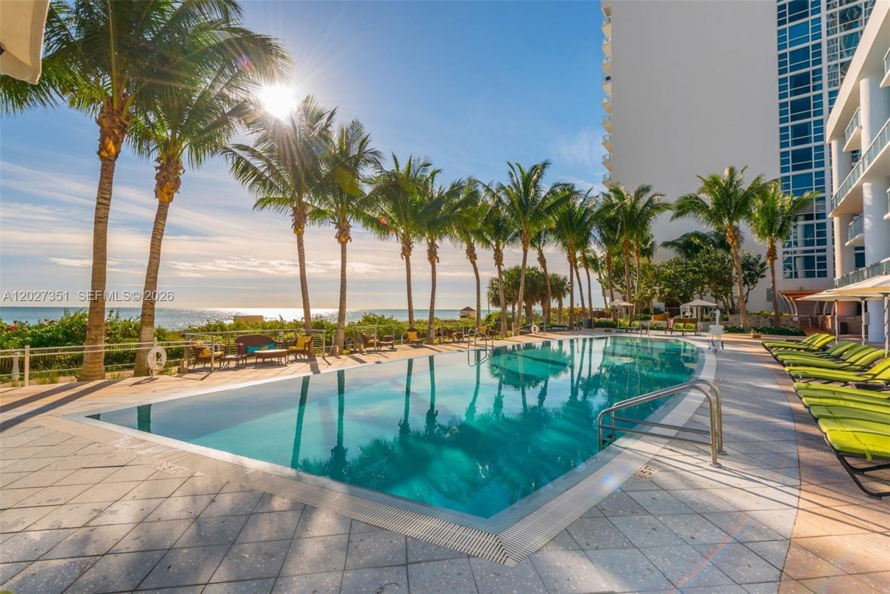 6801 Collins Ave , Unit 806, Miami Beach, FL 33141 Photo