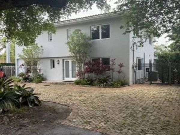 4805 University Dr, Unit 4803, Coral Gables, FL 33146