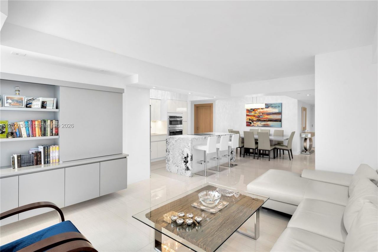 4779 Collins Ave , Unit 908, Miami Beach, FL 33140 Photo
