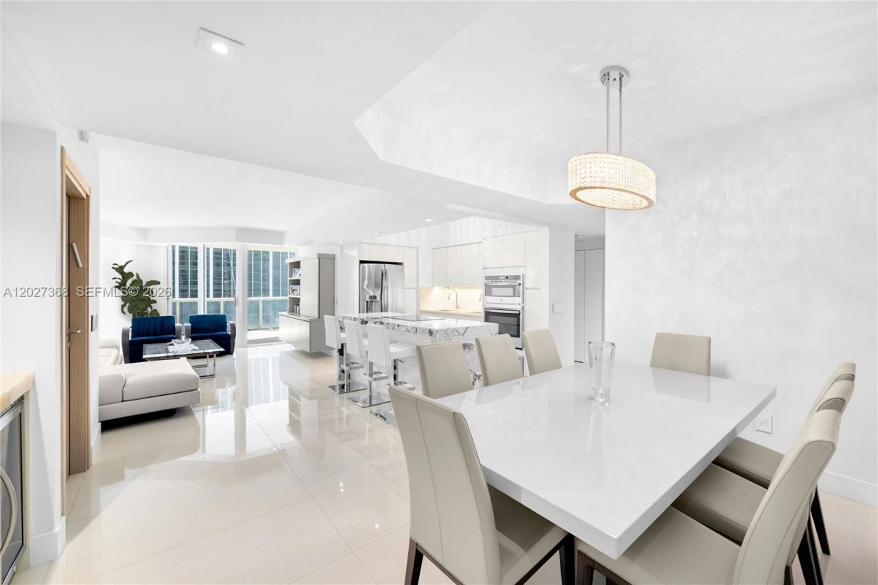 4779 Collins Ave , Unit 908, Miami Beach, FL 33140 Photo