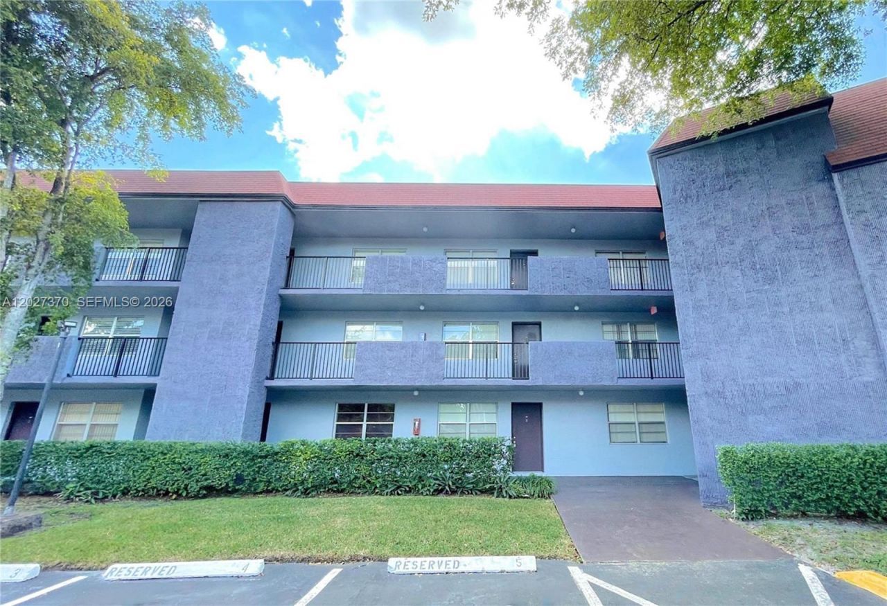 8450 Lagos De Campo Blvd, Unit 206, Tamarac, FL 33321 Photo