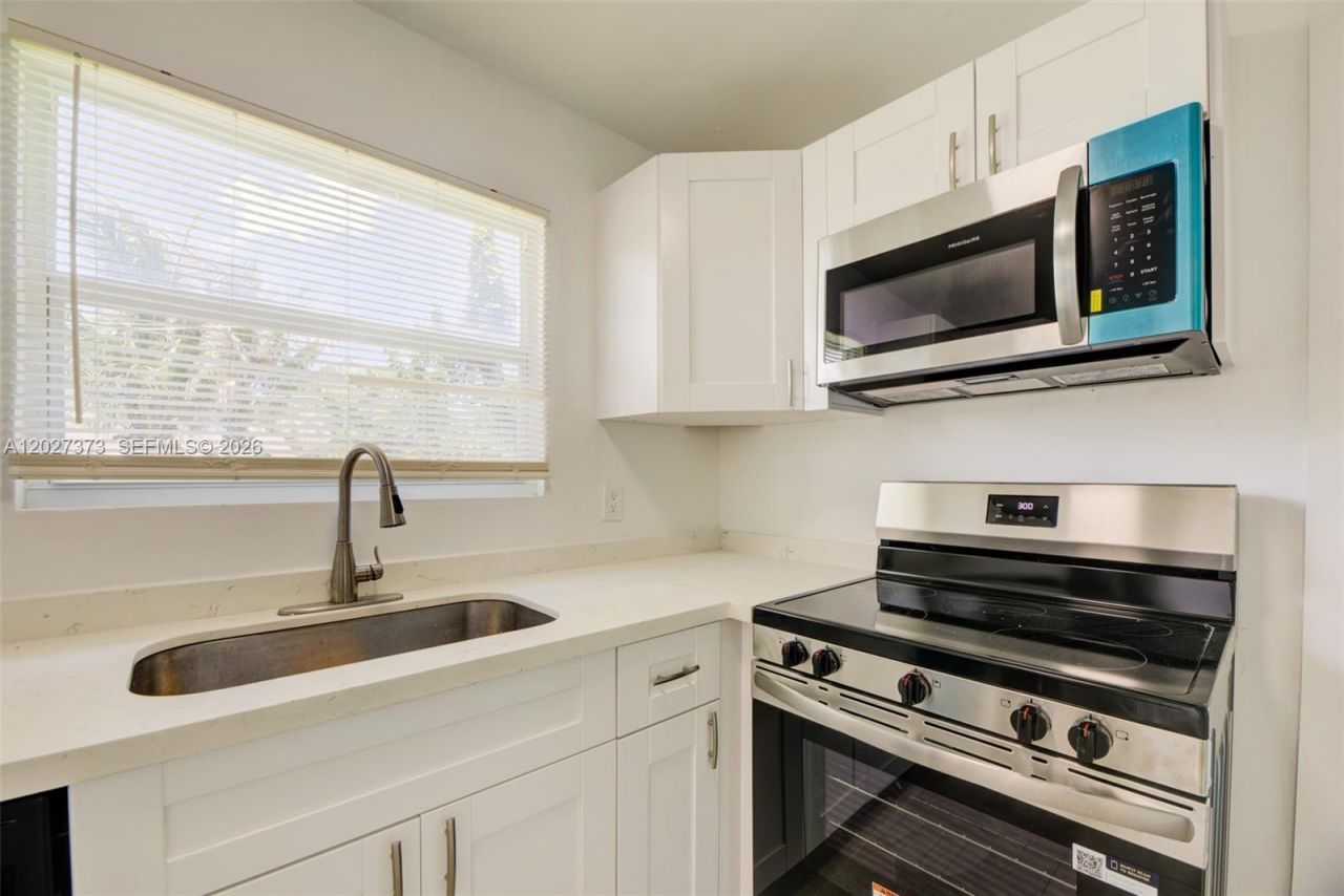 3327 Sapphire Rd , Lake Worth, FL 33462 Photo
