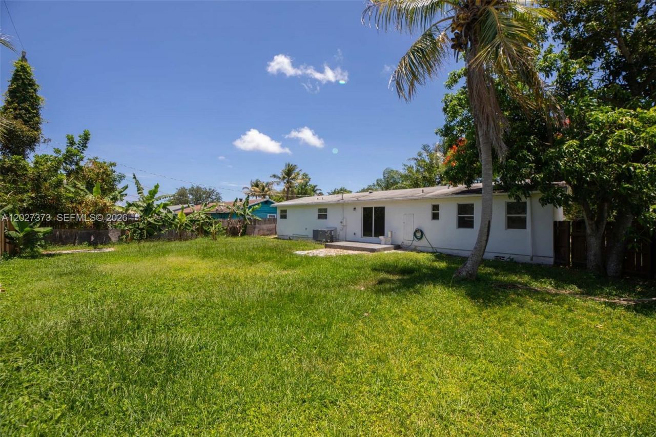 3327 Sapphire Rd , Lake Worth, FL 33462 Photo
