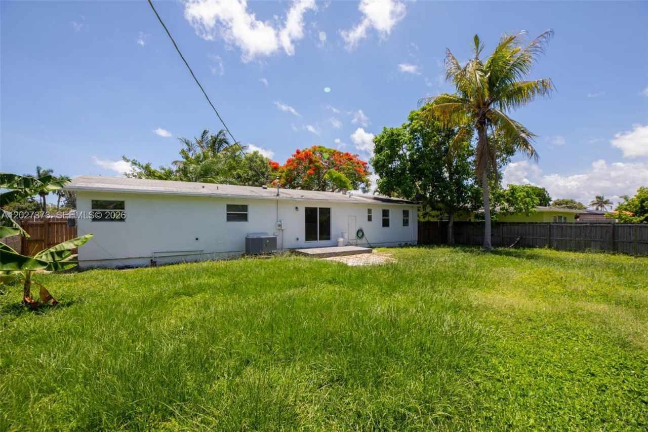 3327 Sapphire Rd , Lake Worth, FL 33462 Photo