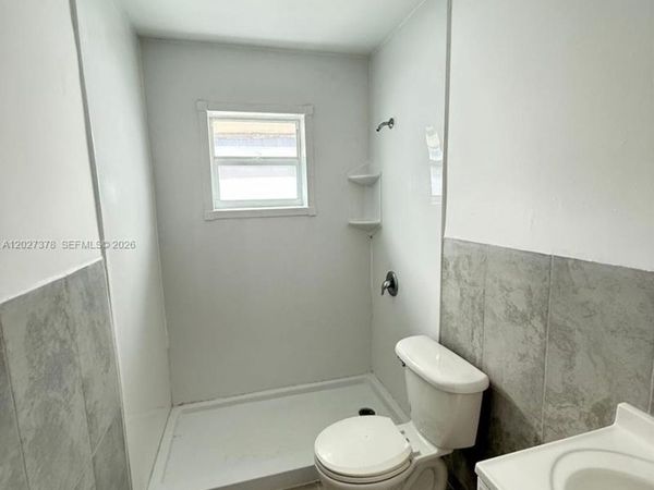 242 SW 11th St, Unit 3, Dania Beach, FL 33004