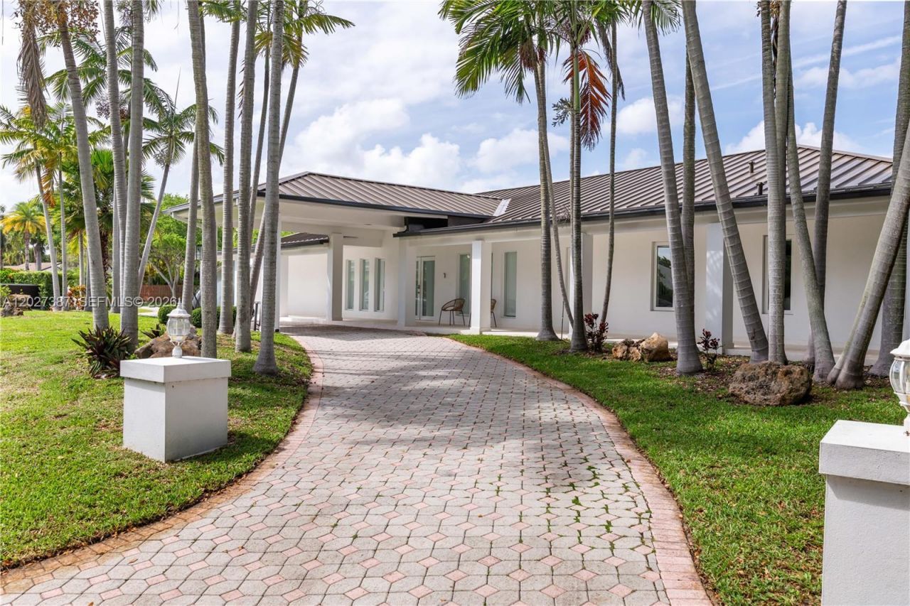 7485 SW 179th St , Palmetto Bay, FL 33157 Photo