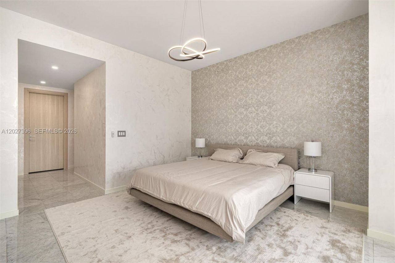 1000 Brickell Plz , Unit PH5203, Miami, FL 33131 Photo