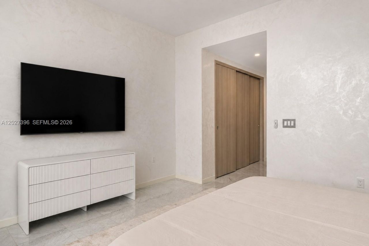 1000 Brickell Plz , Unit PH5203, Miami, FL 33131 Photo