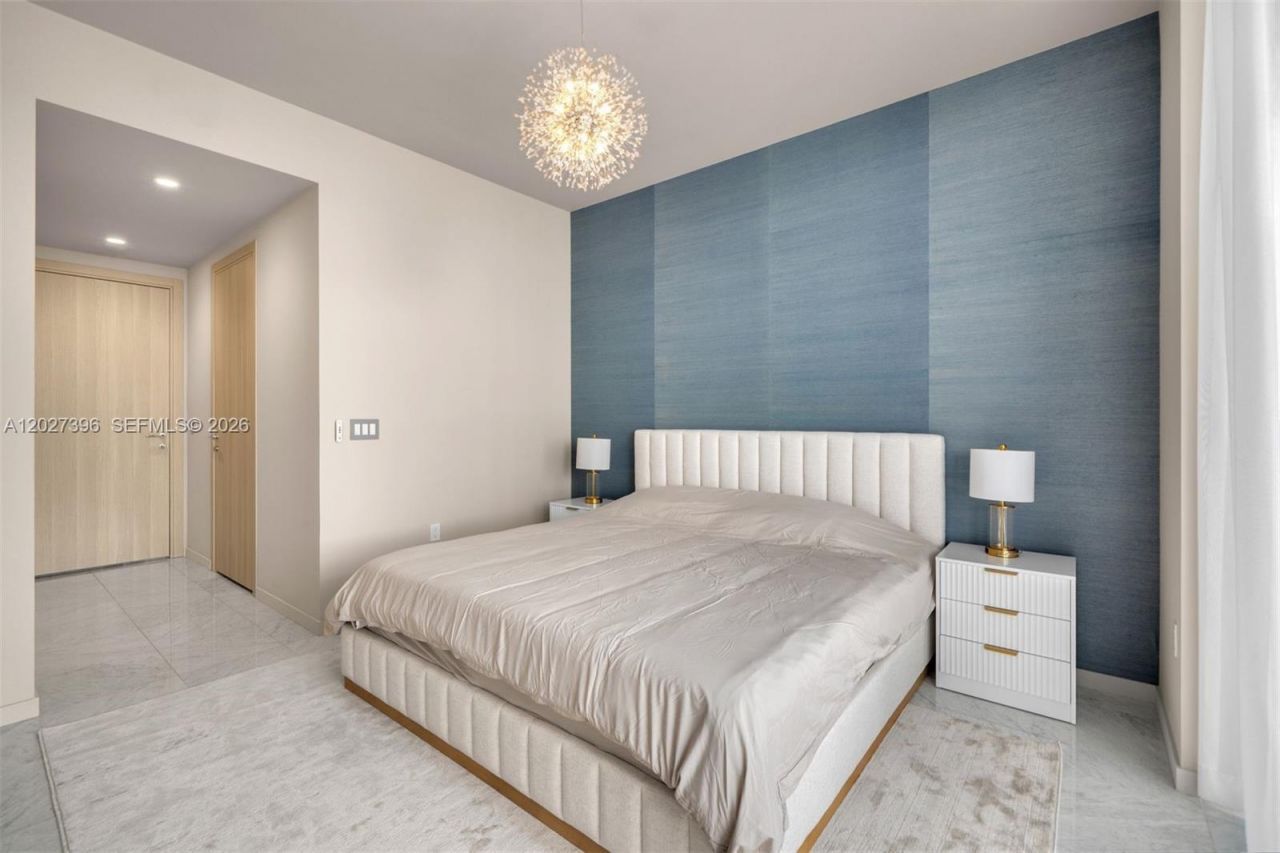 1000 Brickell Plz , Unit PH5203, Miami, FL 33131 Photo
