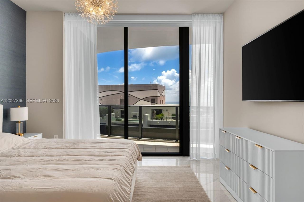1000 Brickell Plz , Unit PH5203, Miami, FL 33131 Photo