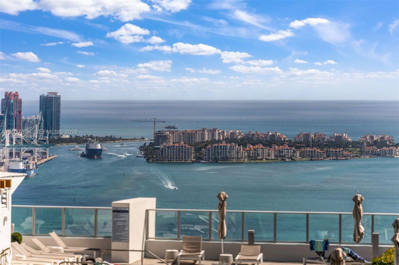 1000 Brickell Plz , Unit PH5203, Miami, FL 33131 Photo