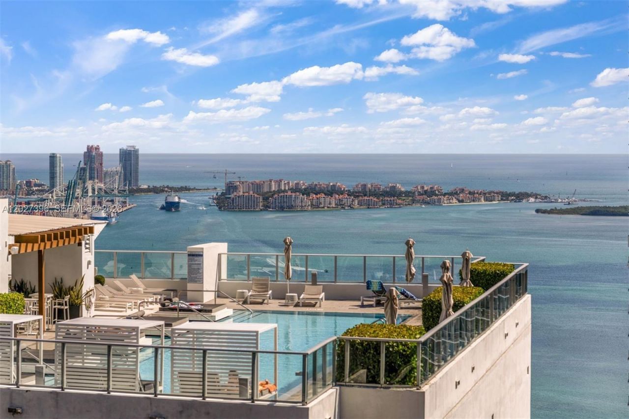 1000 Brickell Plz , Unit PH5203, Miami, FL 33131 Photo
