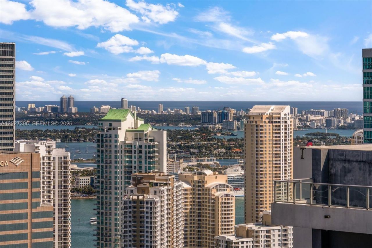 1000 Brickell Plz , Unit PH5203, Miami, FL 33131 Photo
