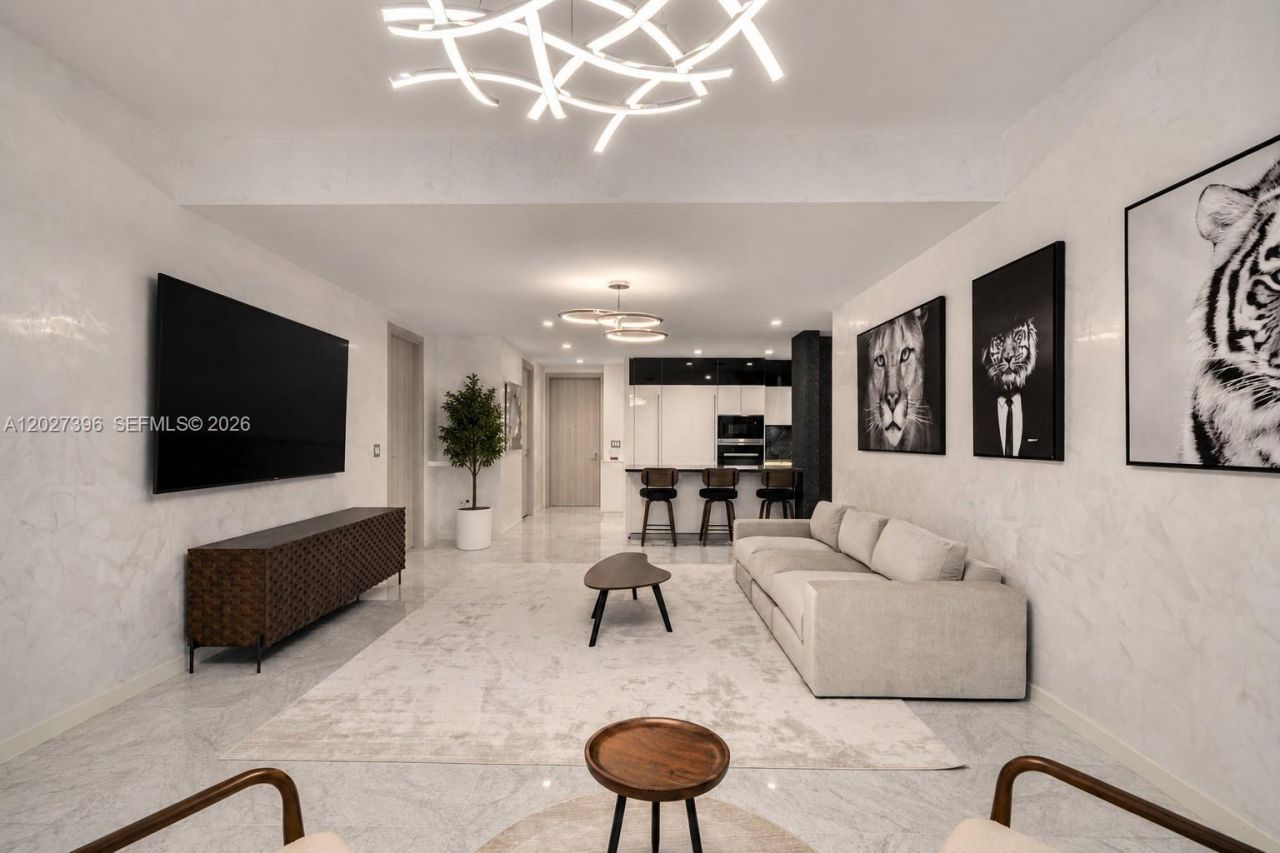 1000 Brickell Plz , Unit PH5203, Miami, FL 33131 Photo