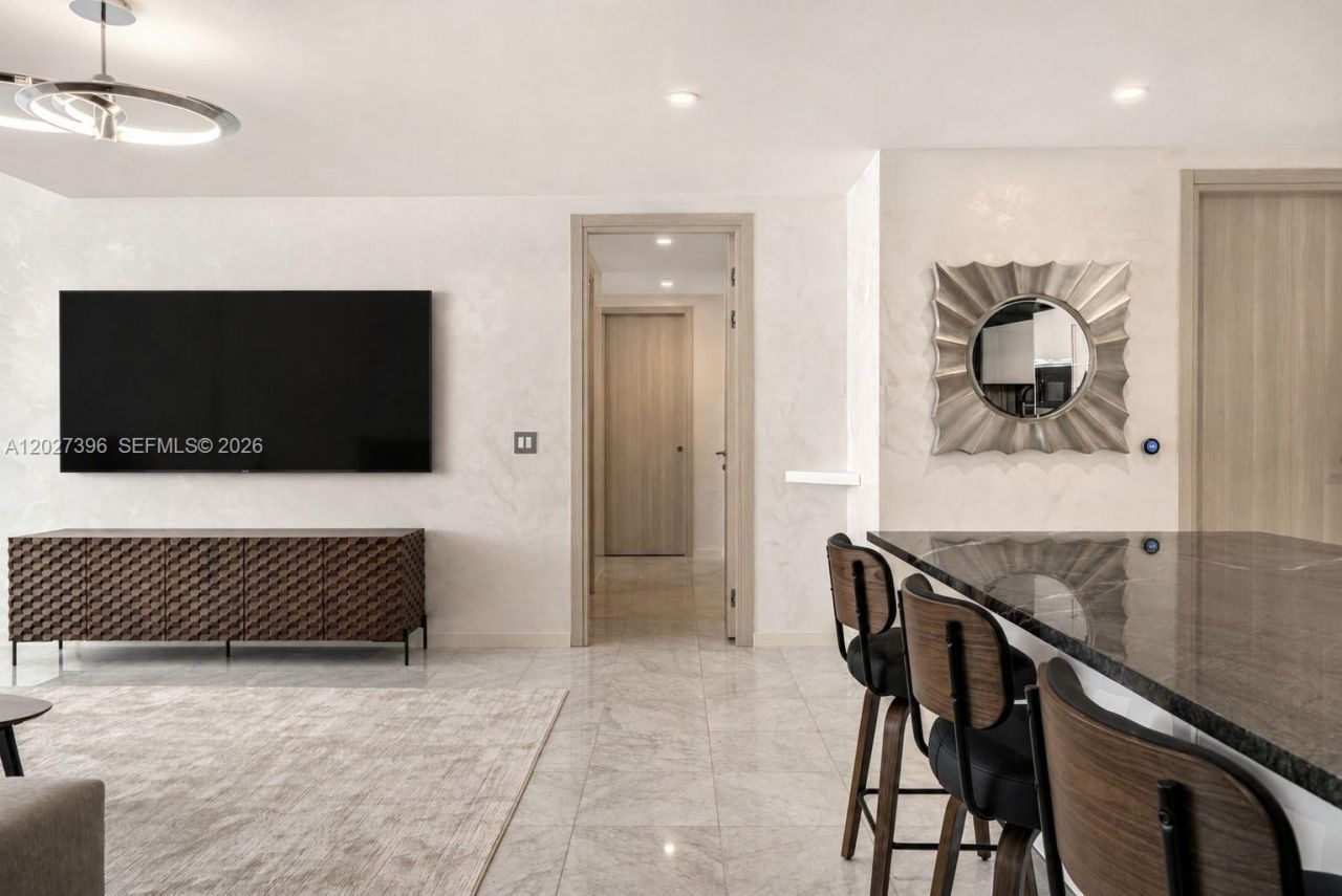 1000 Brickell Plz , Unit PH5203, Miami, FL 33131 Photo