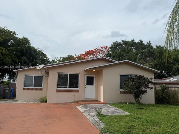 4711 SW 23rd St, West Park, FL 33023