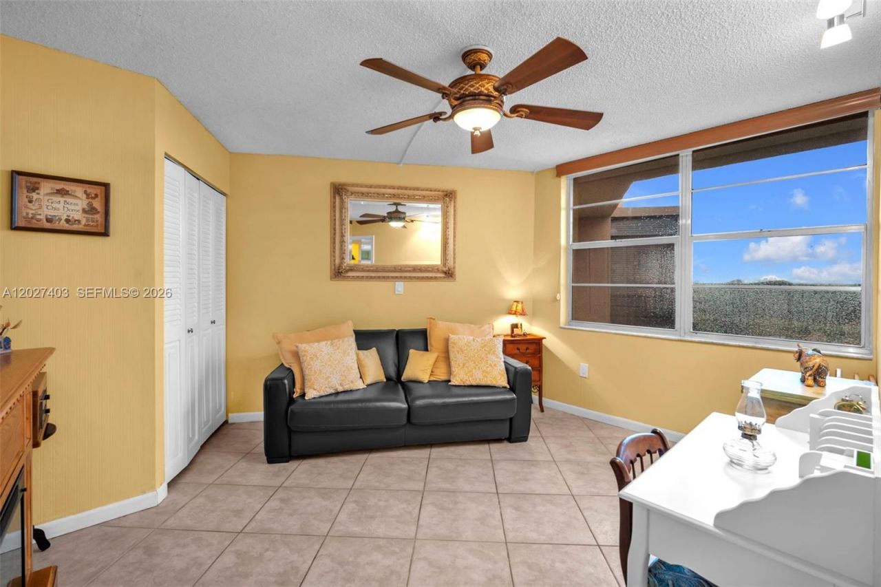 900 Saint Charles Place , Unit PH9, Pembroke Pines, FL 33026 Photo