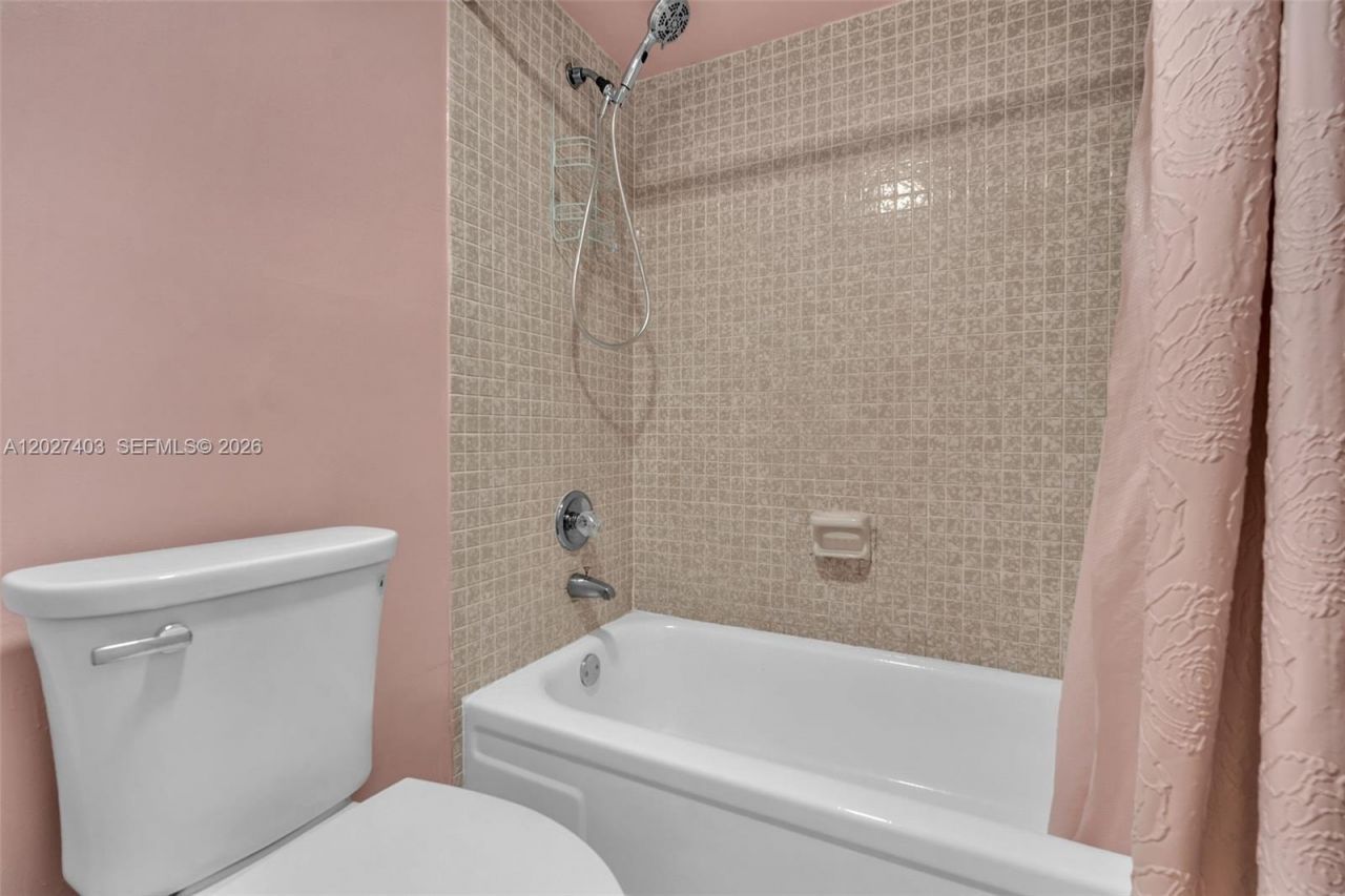 900 Saint Charles Place , Unit PH9, Pembroke Pines, FL 33026 Photo
