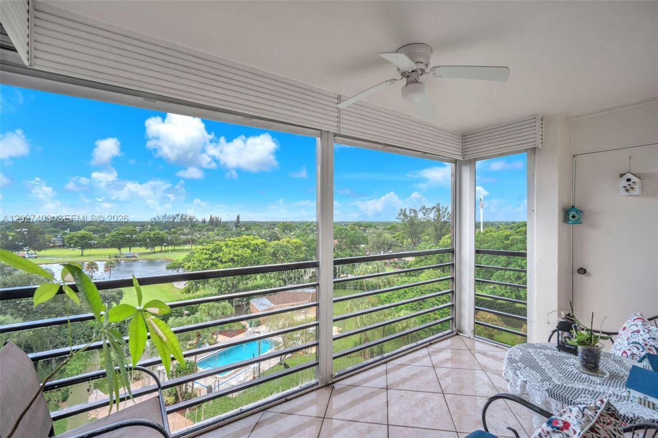 900 Saint Charles Place , Unit PH9, Pembroke Pines, FL 33026 Photo