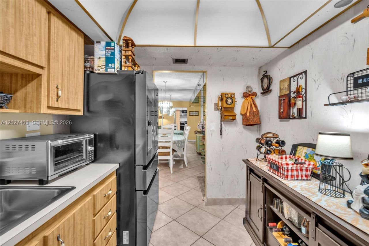 900 Saint Charles Place , Unit PH9, Pembroke Pines, FL 33026 Photo