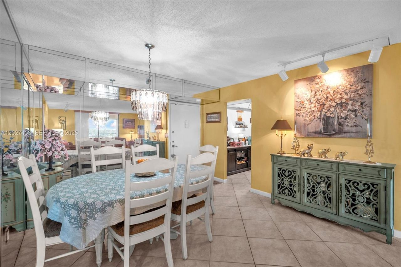 900 Saint Charles Place , Unit PH9, Pembroke Pines, FL 33026 Photo