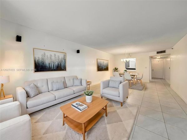3300 W Rolling Hills Cir, Unit 509, Davie, FL 33328