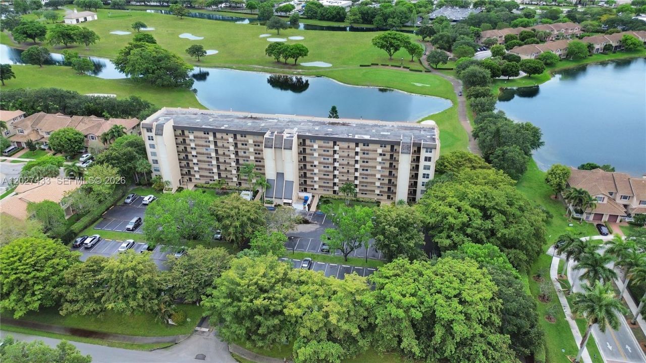 3300 W Rolling Hills Cir, Unit 509, Davie, FL 33328 Photo