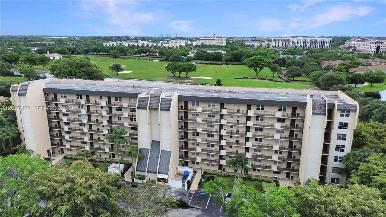 3300 W Rolling Hills Cir, Unit 509, Davie, FL 33328 Photo
