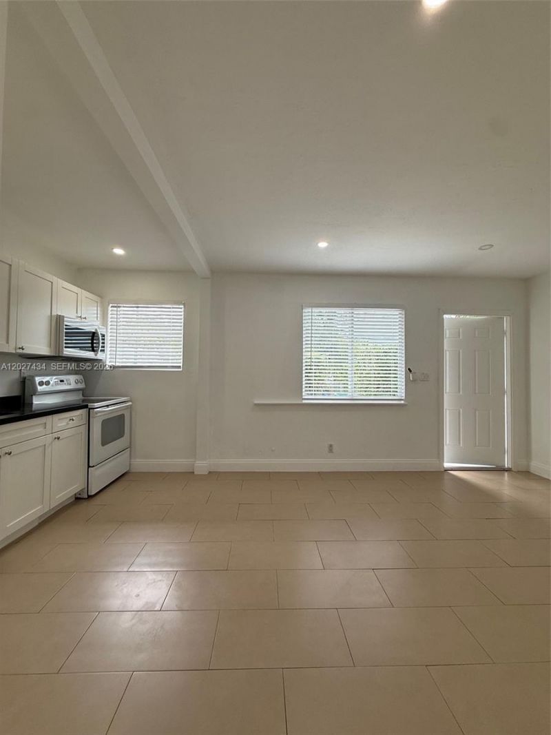 6723 NE Miami Pl , Unit 1-4, Miami, FL 33138 Photo