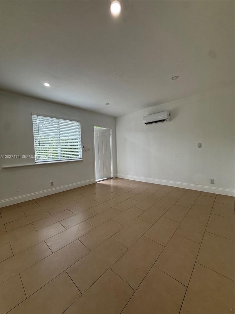 6723 NE Miami Pl , Unit 1-4, Miami, FL 33138 Photo