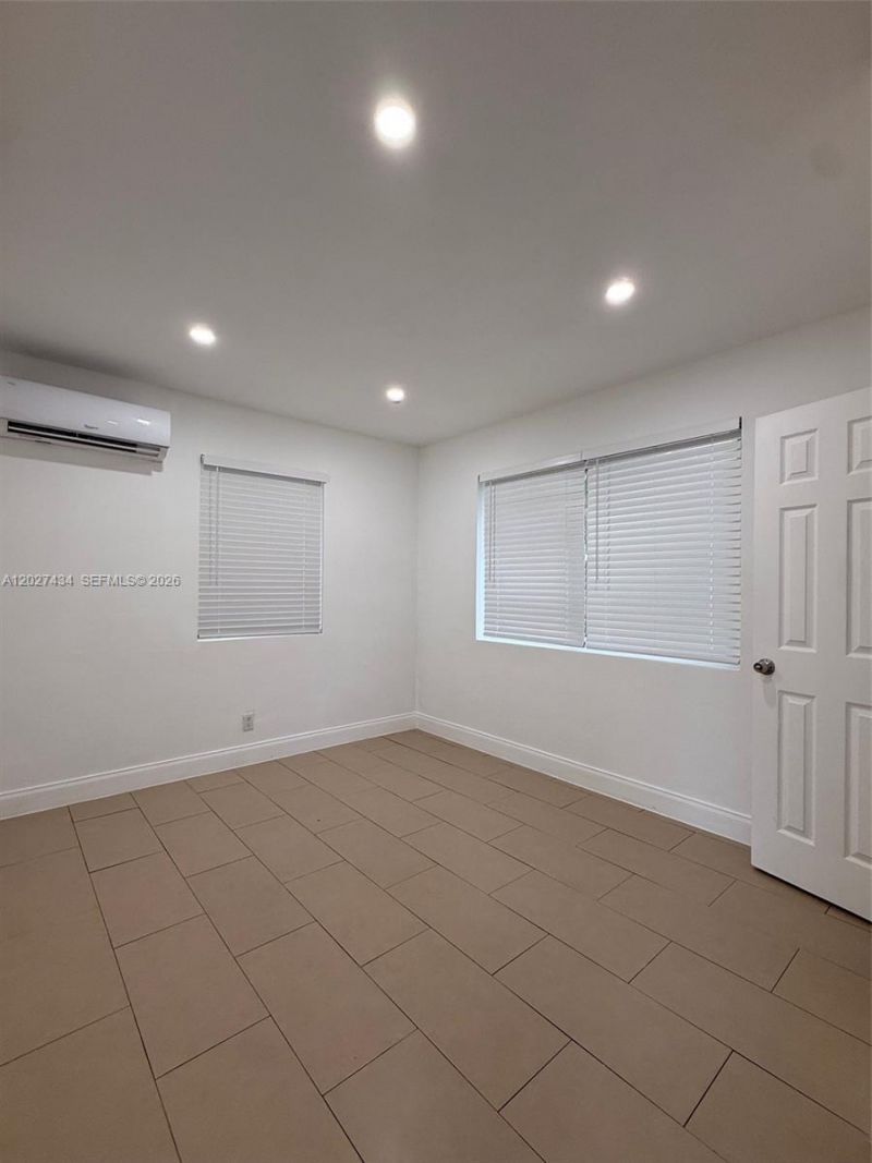 6723 NE Miami Pl , Unit 1-4, Miami, FL 33138 Photo