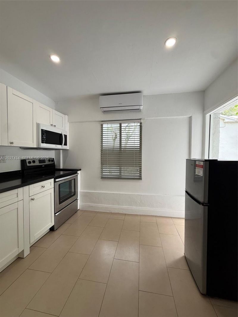 6723 NE Miami Pl, Unit 2, Miami, FL 33138 Photo
