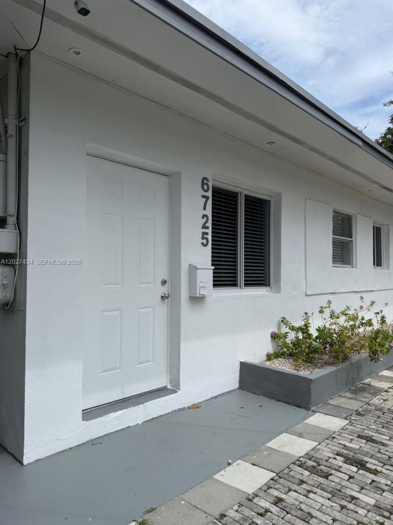 6723 NE Miami Pl , Unit 1-4, Miami, FL 33138 Photo