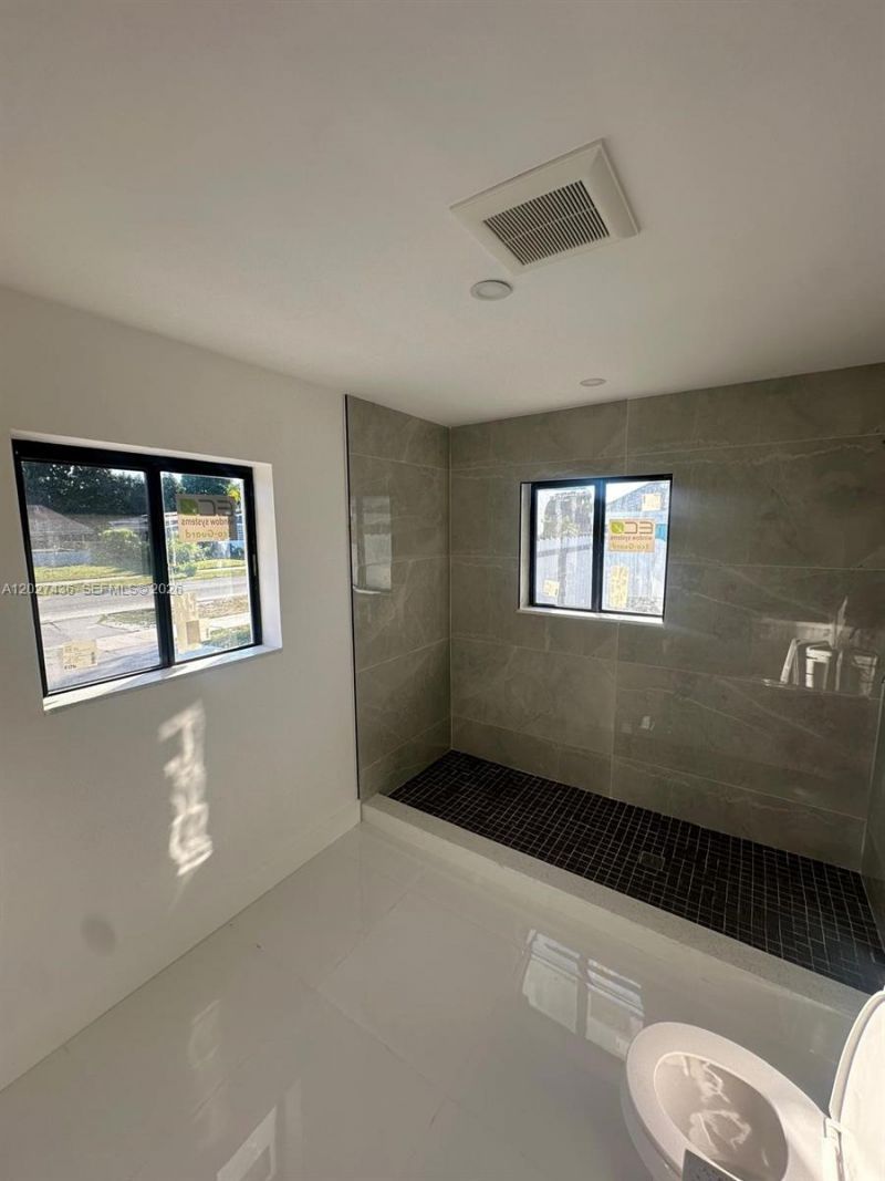 2041 NW 190th Ter , Miami Gardens, FL 33056 Photo