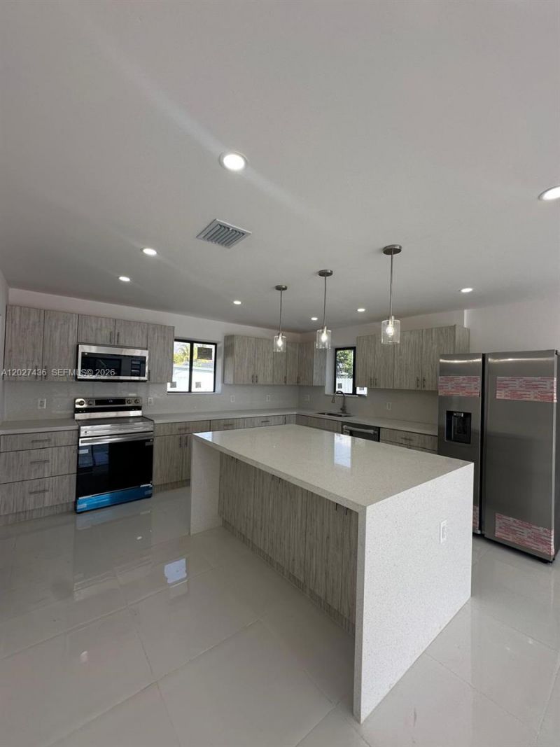 2041 NW 190th Ter , Miami Gardens, FL 33056 Photo