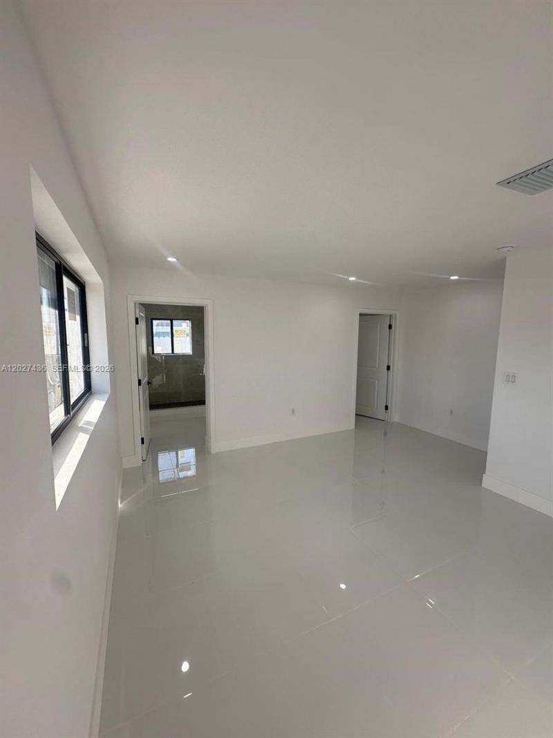 2041 NW 190th Ter , Miami Gardens, FL 33056 Photo