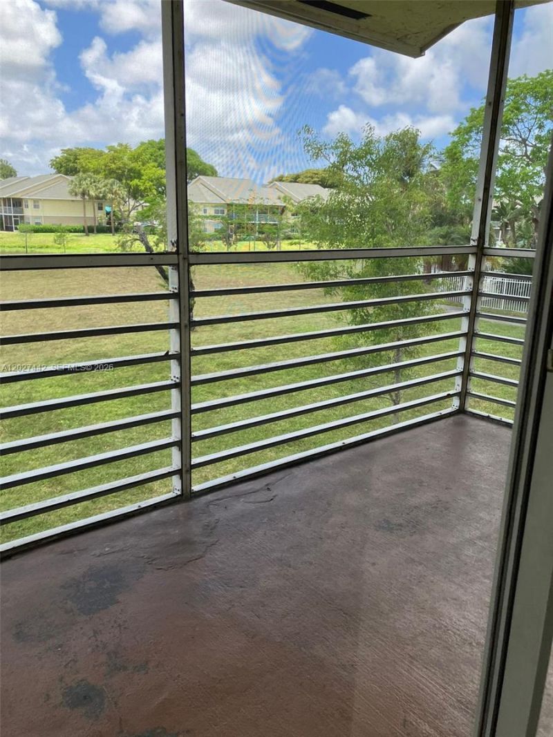 2803 N Course Dr , Unit 203, Pompano Beach, FL 33069 Photo