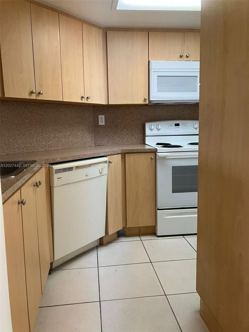 2803 N Course Dr , Unit 203, Pompano Beach, FL 33069 Photo