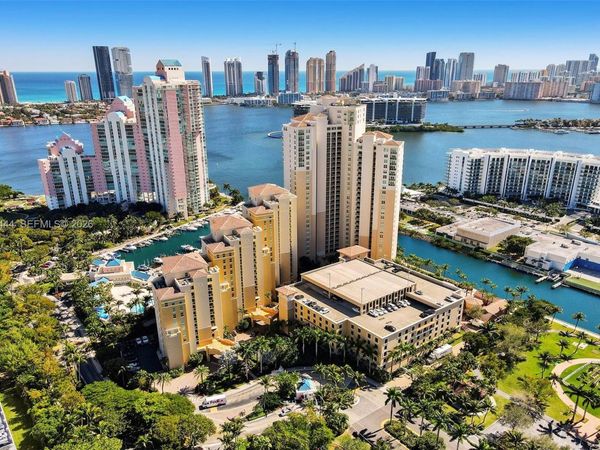 3330 NE 190th St , Unit 2411, Aventura, FL 33180