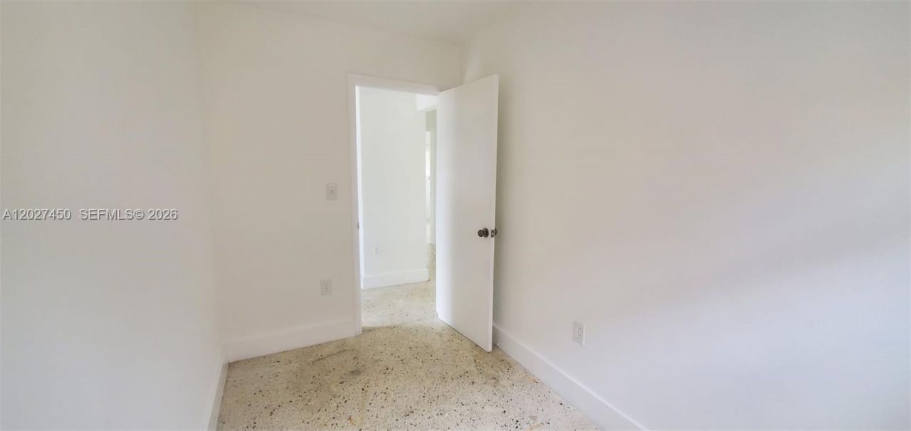 1032 SW 10th St , Miami, FL 33130 Photo