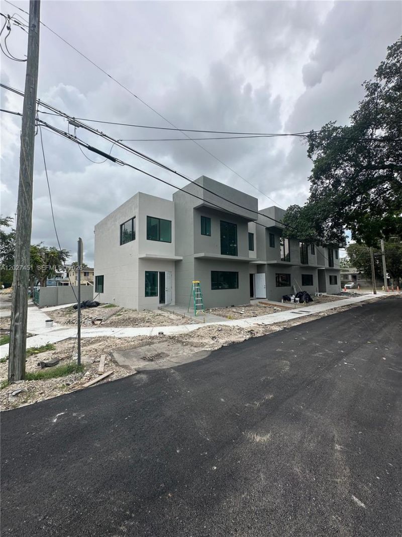 6480 NE 1st Ave , Unit 6480, Miami, FL 33150 Photo