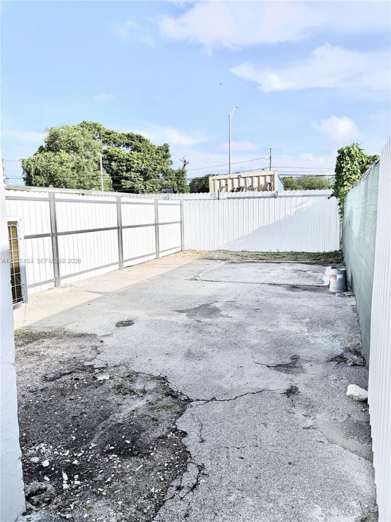 2956 NW 47th St , Unit REAR, Miami, FL 33142 Photo